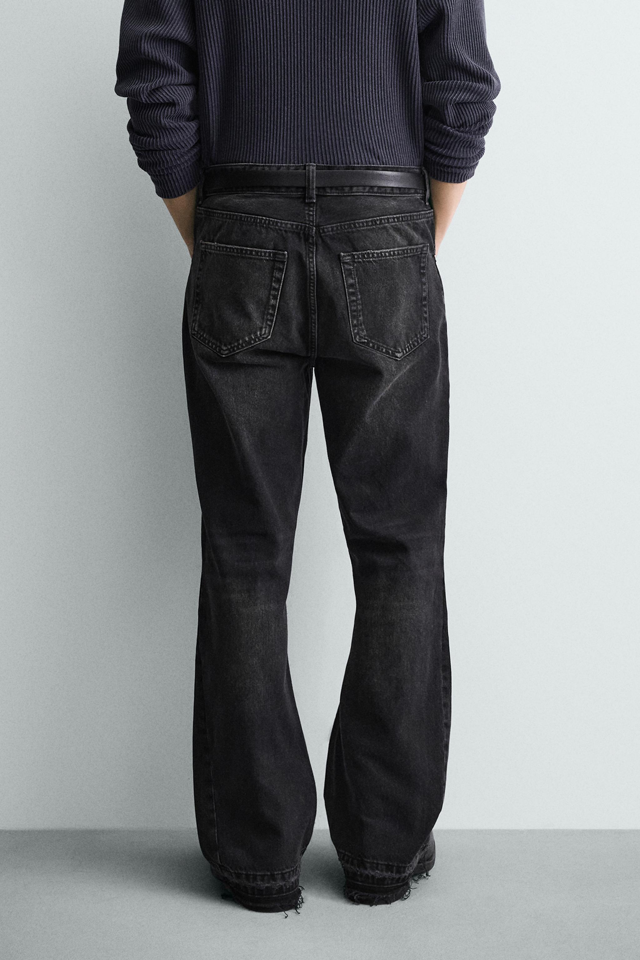 RIPPED FLARE FIT JEANS